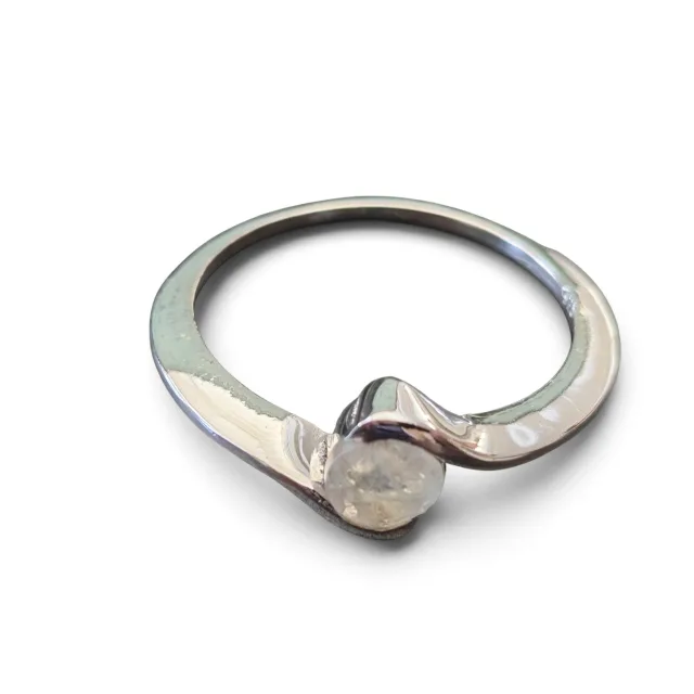Moonstone bypass solitaire ring in 925 silver, Round cut, size 7