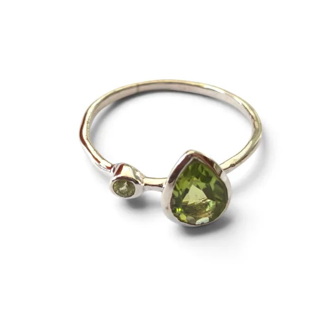 Peridot Pear cut with round cut ring in 925 silver, size 5