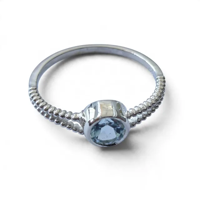 Blue topaz solitaire ring in 925 silver, Round, size 8