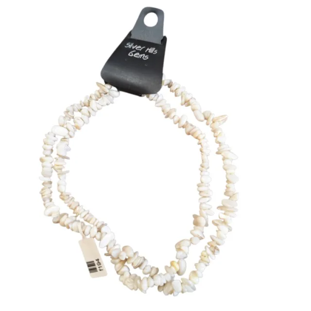 Mother of pearl chip string, cream 79cm long.