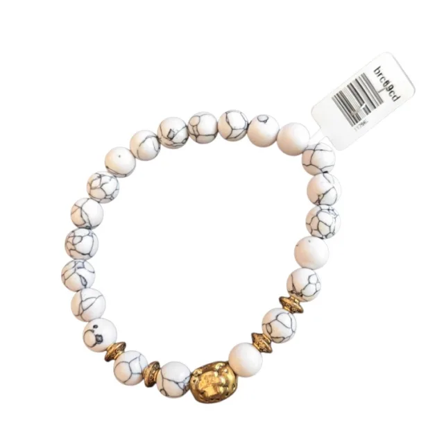 White 8mm howlite bead bracelet with leopard head