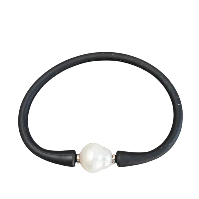 Freshwater pearl and rubber band bracelet