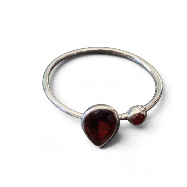 Garnet Pear cut with round cut ring in 925 silver, size 8