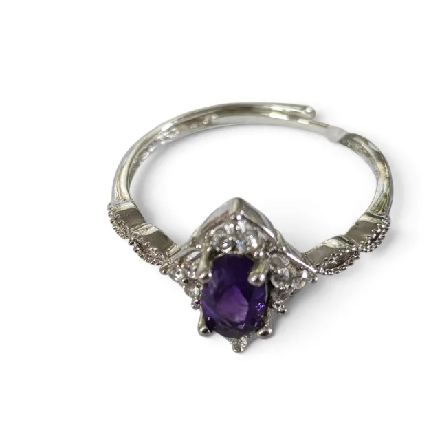 Oval-Cut Amethyst Dress Ring – Base Metal