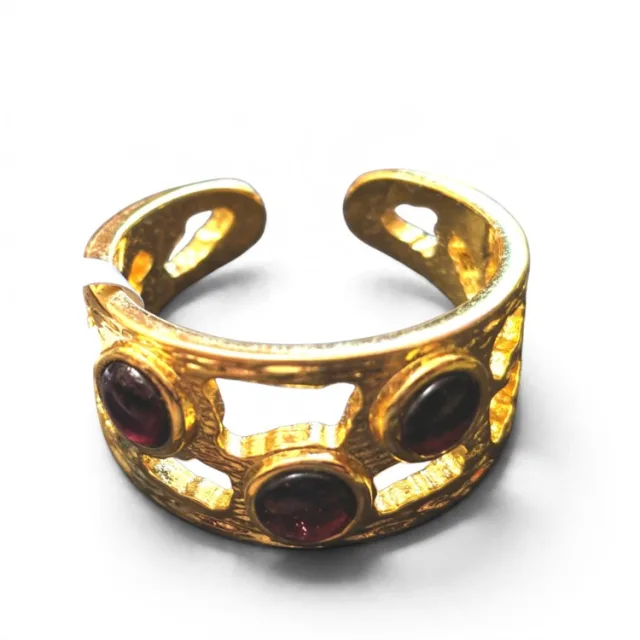 Gold Dress Ring with Garnet cabochons