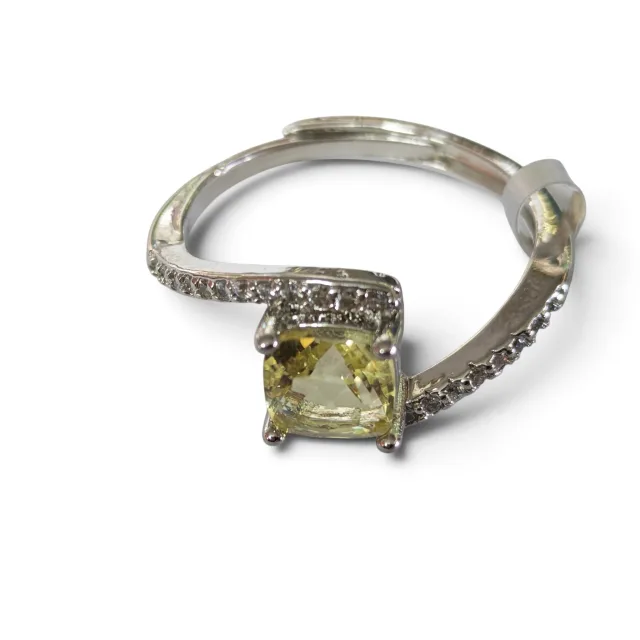 Dress Ring with Green Amethyst